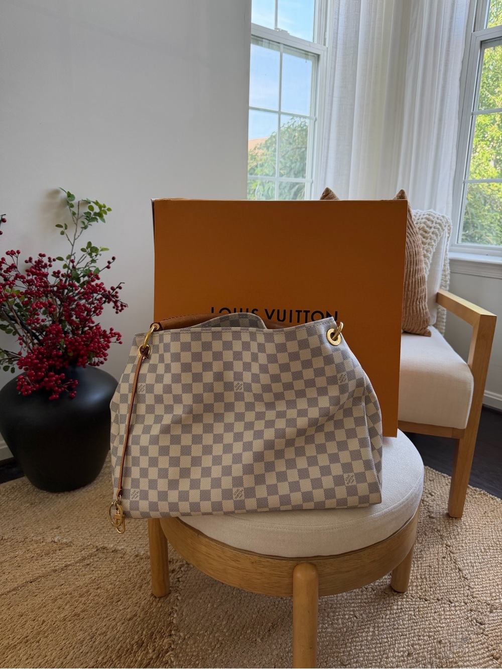 Louis Vuitton Artsy MM Damier Azur Handbag/Tote